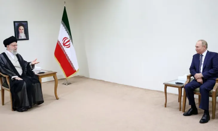 Vrasja e liderit suprem të Iranit, Politico: Ja pse eliminimi i Khameneit nga SHBA e godet Putin “aty ku i dhemb më shumë”