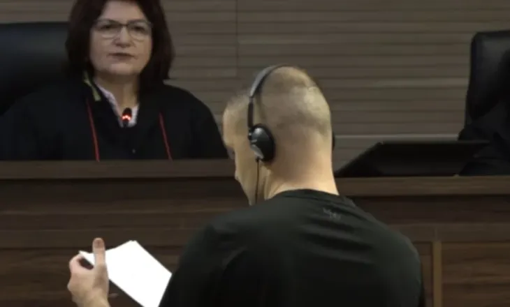 Vrasja makabre/ Naim Murseli merr në dorë foton e Liridonës pas ekzekutimit me plumb në kokë, brenda makinës…