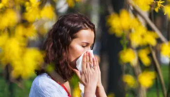 Vuani nga alergjitë e pranverës? Katër mënyra natyrale për të lehtësuar simptomat