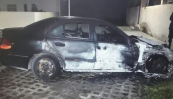 Zbardhen djegiet e automjeteve në seri në Pogradec/ Shpallet në kërkim porositësi