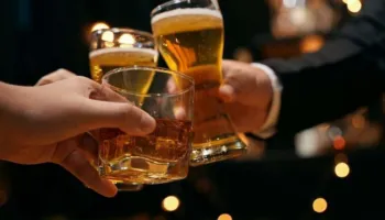 Zgjedhja e llojit të alkoolit mund të ndikojë ndjeshëm në rrezikun e vdekjes