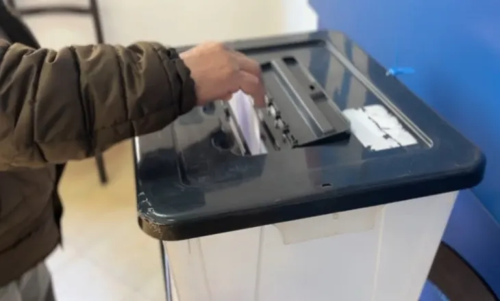 Zgjedhje për kryetarin e ri të degës së PD edhe në Vlorë, gara mes ish-deputetes dhe anëtarit të kryesisë