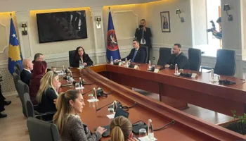 Zgjedhjet e parakohshme, Osmani takon krerët e partive për datën. Kurti bën bojkot