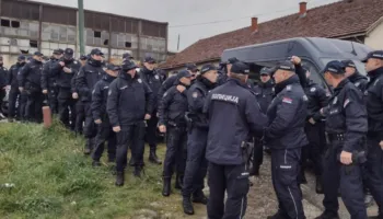 Zgjedhjet e pjesshme lokale në Serbi, sulmohen dhe kërcënohen vëzhguesit e qendrave të votimit