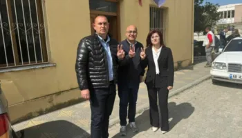 Zgjedhjet për kryetarët e degëve të PD në rrethe/ Në Peqin për herë të parë zgjidhet një grua, Gripshi fiton garën