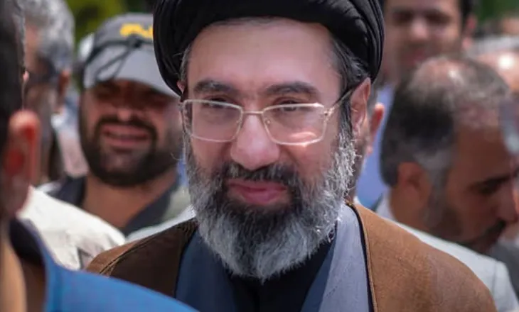 ZGJIDHET LIDERI I RI SUPREM I IRANIT, DJALI KHAMENEI