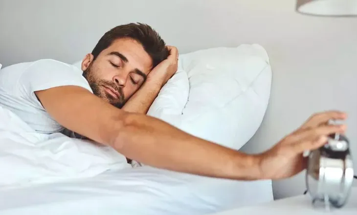 Zgjimi në orën 5 të mëngjesit trend produktiviteti apo mit? Çfarë thotë shkenca për kronotipet