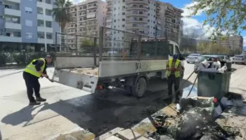 Zjarr kontenierëve të mbeturinave në mes të Vlorës, autoritetet kërkojnë marrjen e masave
