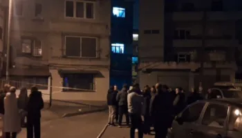 Zjarr në një banesë në Tiranë, ndërron jetë nga asfiksia i moshuari