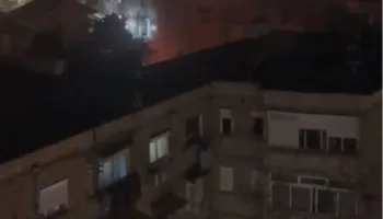 Zjarr në Tiranë, përfshihet nga flakët pallati te “Ali Demi” (Detaje)