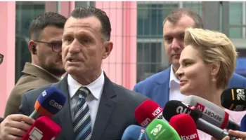 “Zoti Kryemadhi”/ Avokati i Metës bën lapsus, ndërhyn Monika: Jam zonja o shoku, mos u provoko!