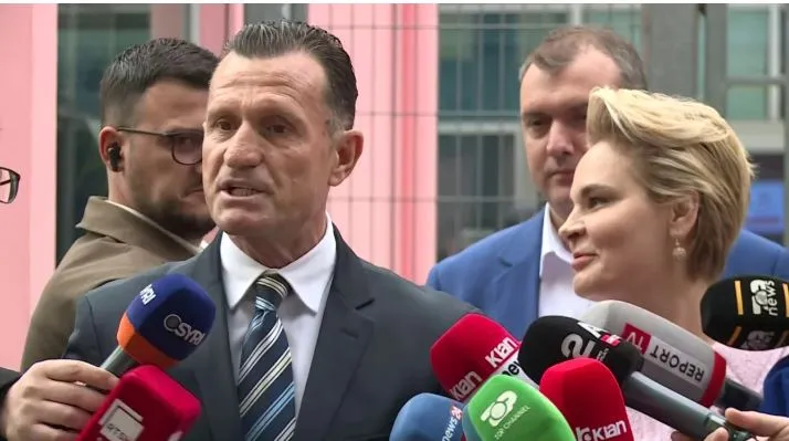 “Zoti Kryemadhi”/ Avokati i Metës bën lapsus, ndërhyn Monika: Jam zonja o shoku, mos u provoko!