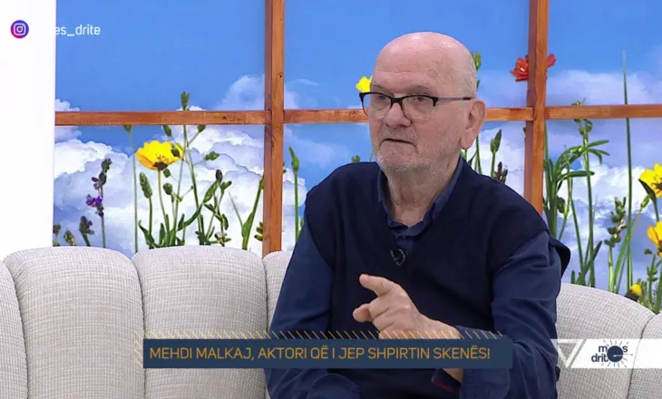 “Zoti ma mori nënën kur isha 5 vjeç”, Mehdi Malkaj përlotet në “Mes’dritë”: Amaneti që u la shoqeve të saj për mua