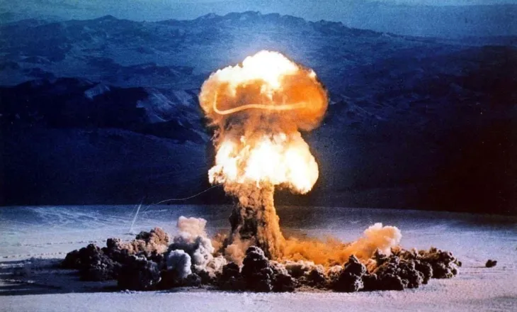 Zyrtar i lartë amerikan: SHBA-të po shqyrtojnë mënyrën e kryerjes së testeve të armëve bërthamore