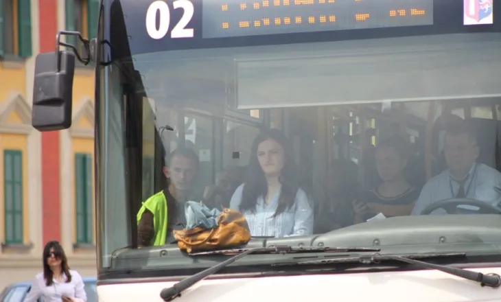 A do të reduktohet flota e autobusëve? Shoqata e Transportit letër ministrave, nesër pritet vendim