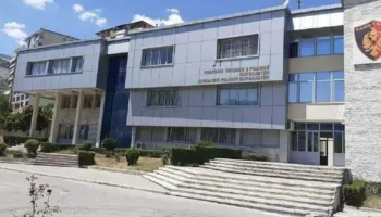 Abuzoi seksualisht me të miturin! Në kërkim 17-vjeçari, dyshohet se është larguar në Greqi