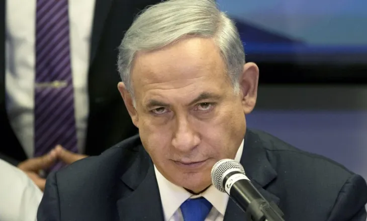 Ai po “shkatërron shoqërinë tonë nga brenda”, mijëra protestues mblidhen në Tel Aviv kundër qeverisë Netanyahu