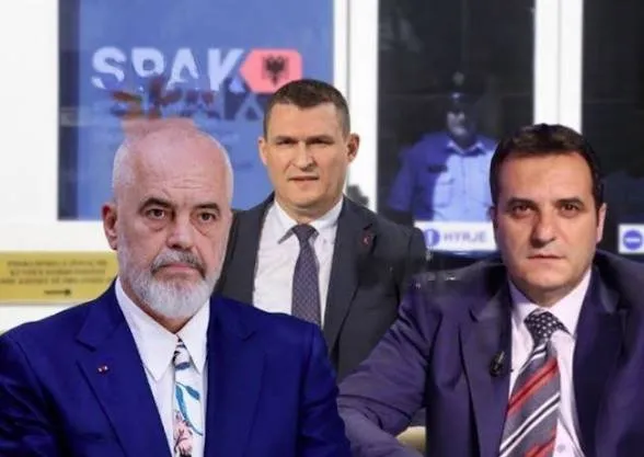 AKSHI-qare BALL-hapur LINDË-mbyllur, SPAK-ndezur