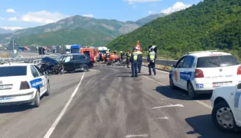 Aksident i rëndë në aksin Librazhd-Elbasan, një i vdekur dhe 4 të plagosur!