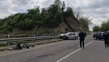 Aksident i rëndë në Dibër, dy makina përplasen “kokë më kokë”, 6 të plagosur