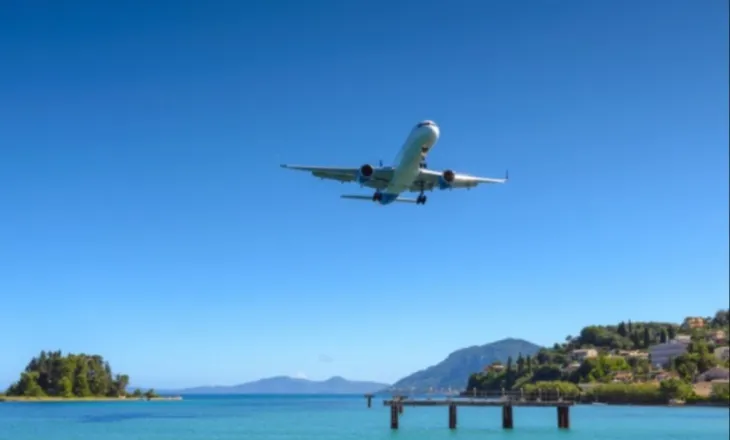 Alarm për karburantin e avionëve në Evropë: Vera në rrezik, vetëm 2 vende me rezerva 90-ditore