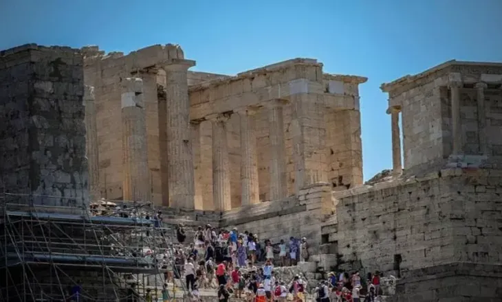 Alarmi i kryebashkiakut: Athina po bëhet një hotel gjigant