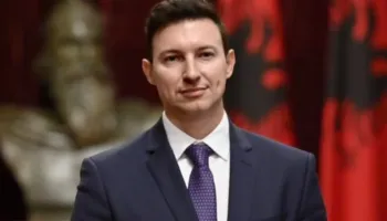 Ambasadori i Shqipërisë në Shkup, mesazh të koduar para protestës për gjuhën shqipe: Një burrë shteti mendon për brezin e ardhshëm