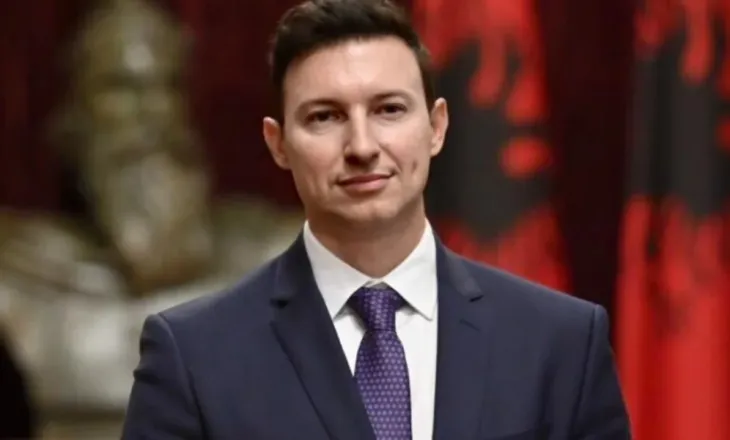 Ambasadori i Shqipërisë në Shkup, mesazh të koduar para protestës për gjuhën shqipe: Një burrë shteti mendon për brezin e ardhshëm