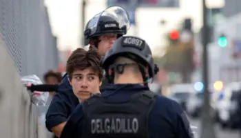 Arrestohen 3 persona në Londër, pasi tentuan t’i vinin zjarrin një televizioni që transmeton në gjuhën iraniane