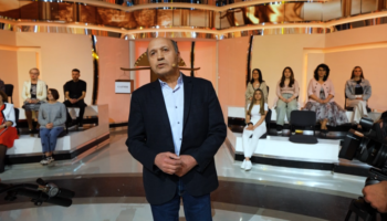 “Babai ka pasur 10 fëmijë?”, vëllezërit ngrenë supet: Nuk e njohim fare atë tjetrin