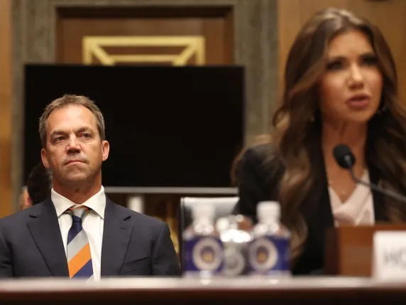 Bashkëshorti i ish-sekretares për Sigurinë Kombëtare në SHBA, në qendër të një skandali