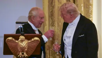 Batuta diplomatike në Shtëpinë e Bardhë, Mbreti Karli III në takimin me Trump: Pa britanikët do të flisnit frëngjisht