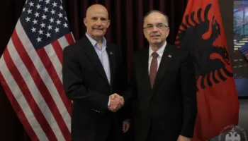 Begaj takim me kongresmenin në Teksas, Presidenti: Shkëmbyem perspektiva mbi rëndësinë e pranisë së SHBA-së në rajon