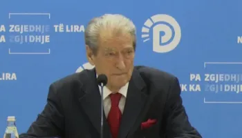 Berisha mbledh grupin: Kryengritja tjetër duhet të jetë më e fuqishmja që ka njohur Shqipëria