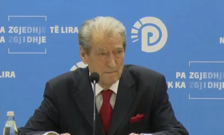 Berisha mbledh grupin: Kryengritja tjetër duhet të jetë më e fuqishmja që ka njohur Shqipëria