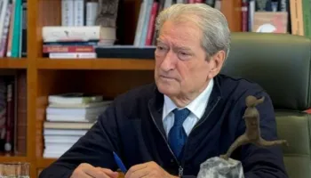 Berisha: Të përgjysmohen taksat mbi naftën. Rama mashtroi pensionistët për bonuset