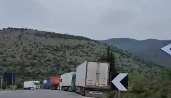 Bllokohen dhjetëra kamionë në Han të Hotit, protesta e kamionistëve në Mal të Zi kundër një rregulli të ri të BE-së