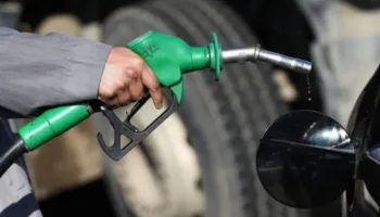 Bordi rrit çmimin e naftës në 224 lekë, ulja e akcizës amortizon 9 lekë/litër, edhe gazi do rritet