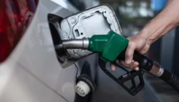 Bordi rrit me 5 lekë çmimin e naftës, shkon në 202 lekë/litri! Benzina do të shitet me 176 lekë/litri