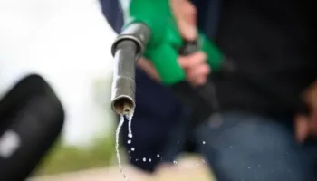 Bordi ul naftën me 13 lekë, do të shitet 197 lekë për litër! Benzina shkon në 172 lekë litri