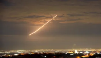 Breshëri sulmesh, sistemet e mbrojtjes ajrore të Emirateve të Bashkuara Arabe reagojnë ndaj 79 raketave dhe dronëve iranianë