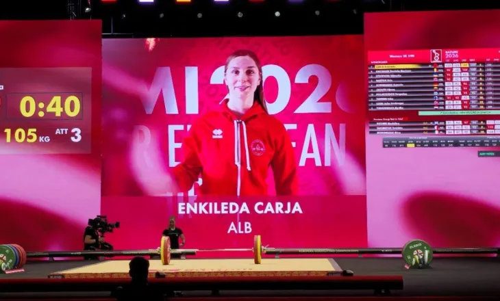 Carja kryeson renditjen në peshën 69kg, shtangistja kuqezi pret edhe rezultatin e Baterisë A për të prekur podiumin