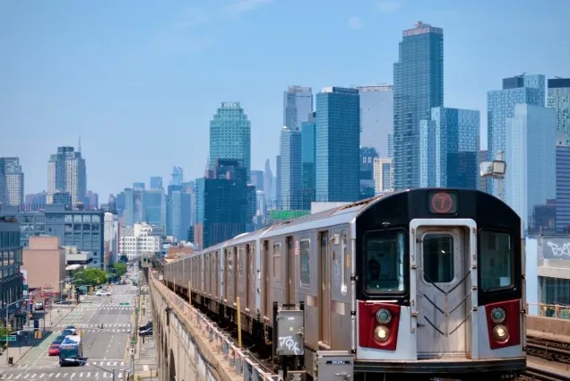 “Çmenduri” me biletat e trenit për Botërorin