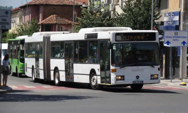 Çmimet e naftës gjithnjë e në rritje, miratohet kompensimi për transportin publik