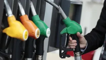 Çmimet globale të naftës bien ndjeshëm pas marrëveshjes SHBA–Iran për armëpushim