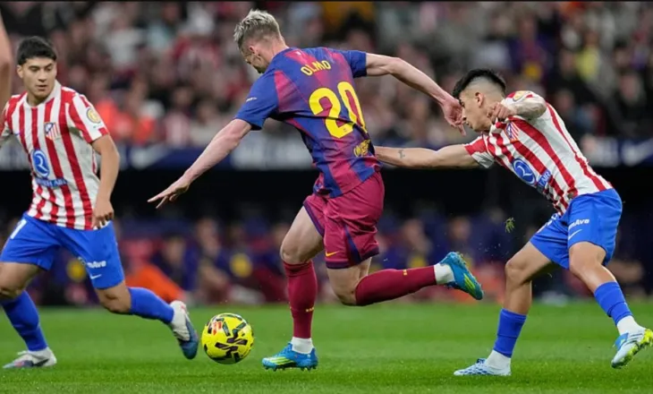 De Jong dhe Lewa në stol. Atletico M-Barcelona, zbulohen formacionet zyrtare