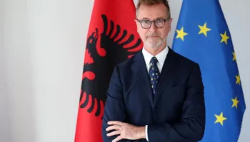 Delegacioni i BE-së në Tiranë uron besimtarët ortodoksë për Pashkën: Shpresë, paqe dhe begati për të gjithë