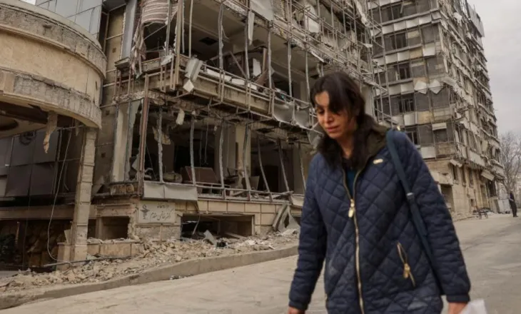 Dëshmia nga Teherani, mes bombave dhe represionit, lufta e iranianëve për mbijetesë dhe solidariteti i heshtur