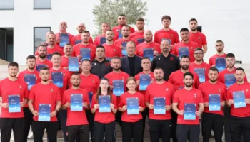 Diplomohen 35 trajnerë të rinj, mbyllet me sukses edicioni i radhës për Kursin UEFA C në Tiranë