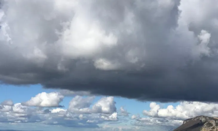 Dita e sotme me kushte të paqëndrueshme, alternime kthjellimesh dhe vranësira të dendura